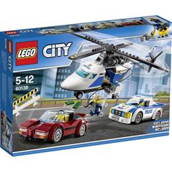 La course-poursuite en hélicoptère LEGO CITY 60138