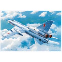 Maquette avion : Bombardier tactique soviétique Tu-22 "Blinder"
